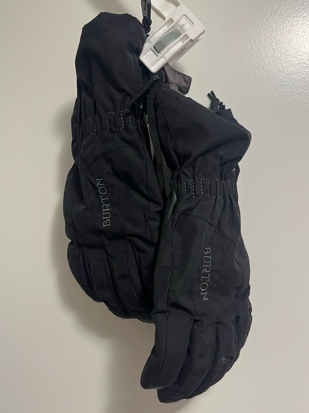 Burton Black Puffer Gloves